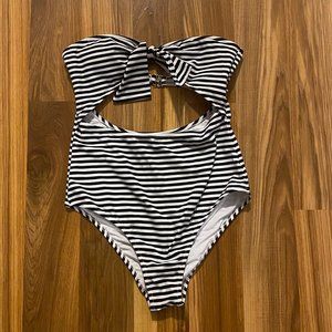 Cupshe Bandeau One Piece Cut-Out Bathing S